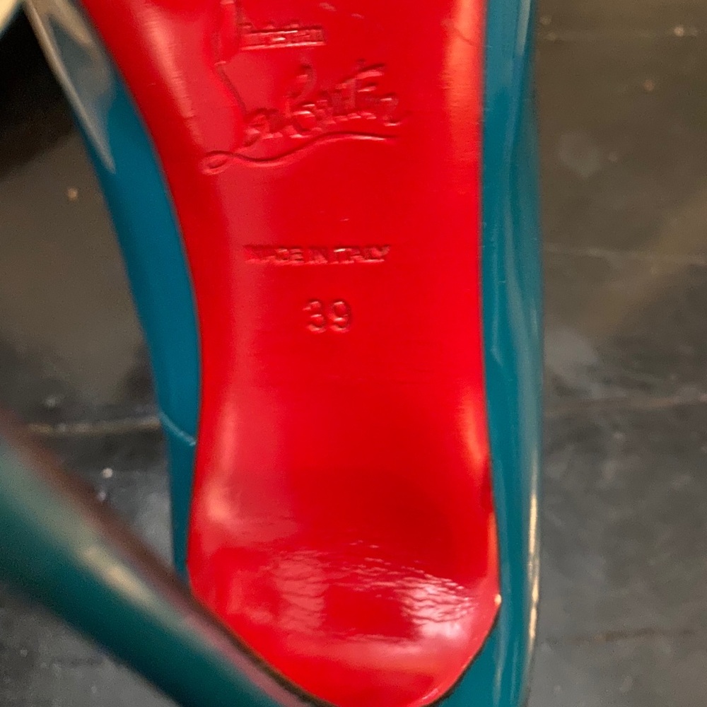 Classic! Bomb color. Basically giving it away